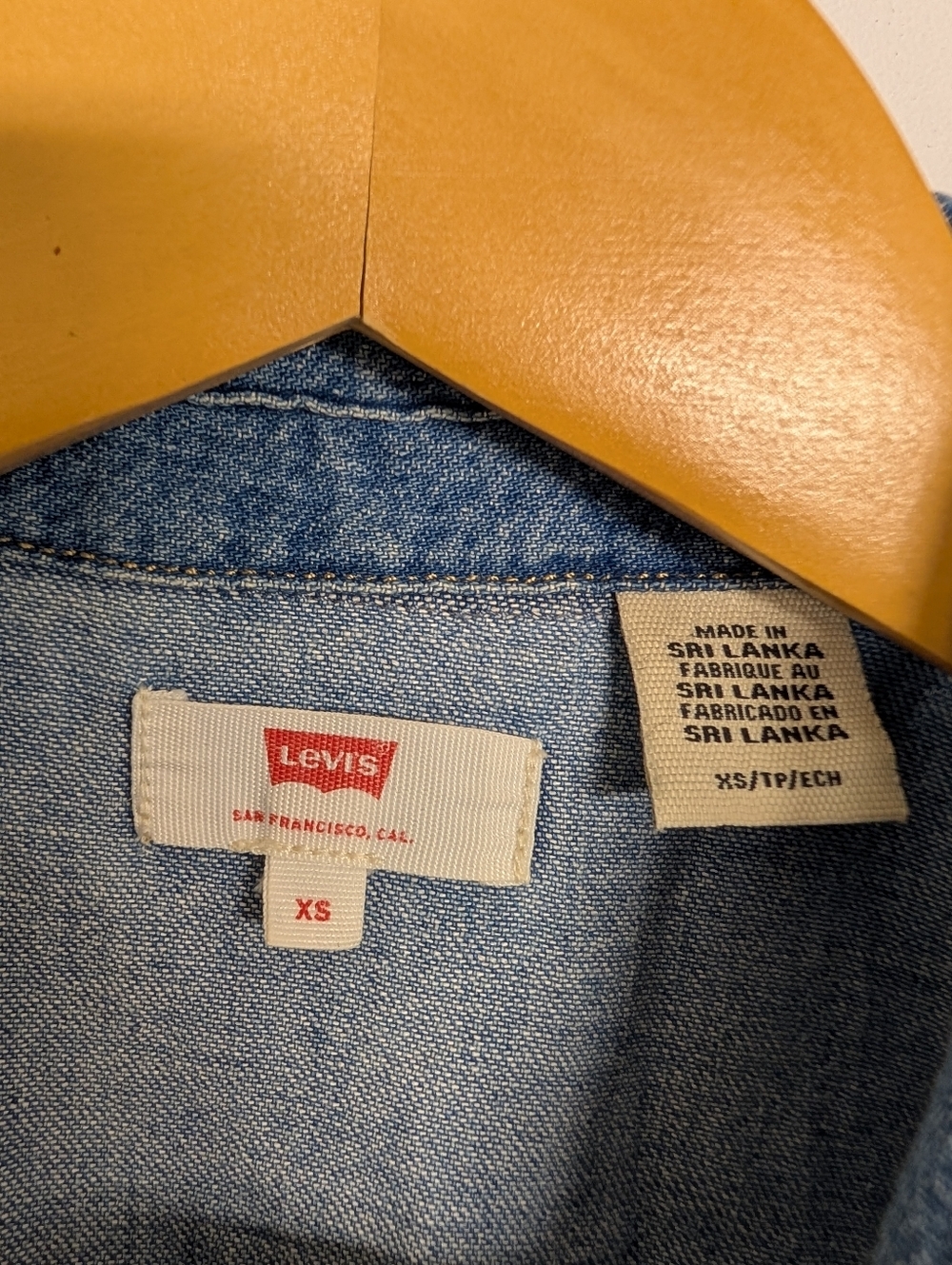 Levi’s Denim Button Front Dress | Sleeveless Jean Dress | Size XS | Casual Class - Picture 4 of 5